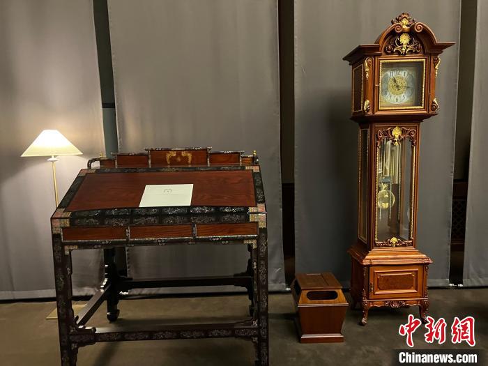 圖為春秋館展覽陳設的青瓦臺家具?！⑿?攝