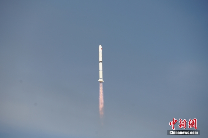 北京時間2023年8月9日6時53分，我國在太原衛(wèi)星發(fā)射中心使用長征二號丙運載火箭，成功將環(huán)境減災(zāi)二號06星發(fā)射升空，衛(wèi)星順利送入預(yù)定軌道，發(fā)射任務(wù)獲得圓滿成功。此次任務(wù)是長征系列運載火箭第482次飛行。馮陽 攝