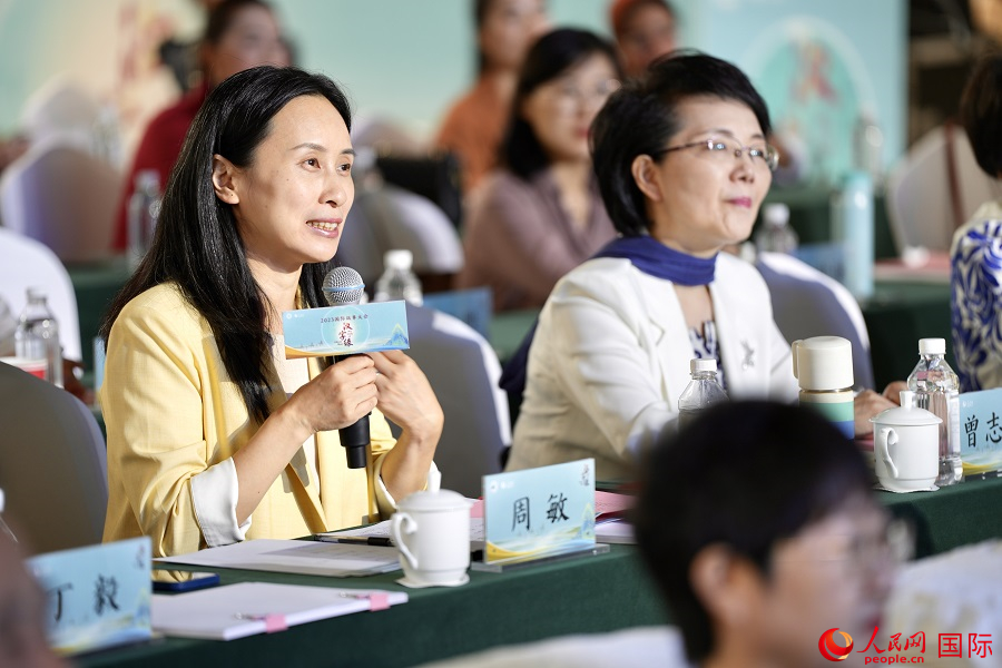 評委現場點評。人民網 盧鵬宇攝