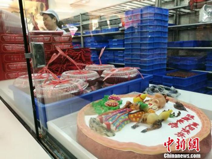 資料圖：等待銷售的重陽(yáng)糕。　鐘升 攝