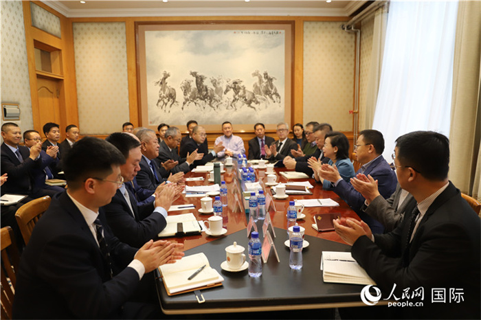 3.2023年10月30日，中國駐蒙使館座談會現(xiàn)場。人民網記者 霍文攝