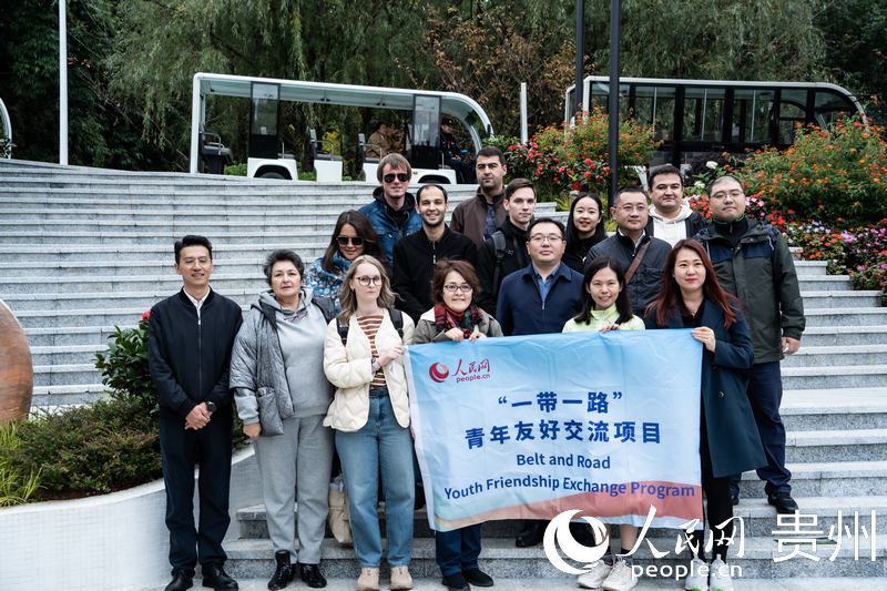 合影留念。人民網 陽茜攝
