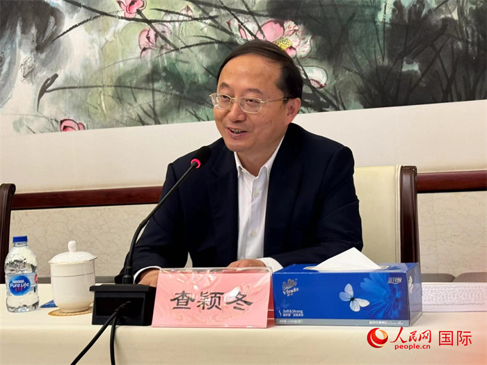 10月31日，蘇州市人民政府副市長查穎冬在第五屆中法文化論壇媒體吹風會上講話。（人民網 謝瑩攝）