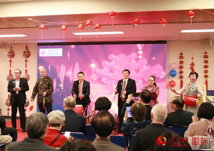 打擊樂合奏《春節序曲》。人民網 許可攝