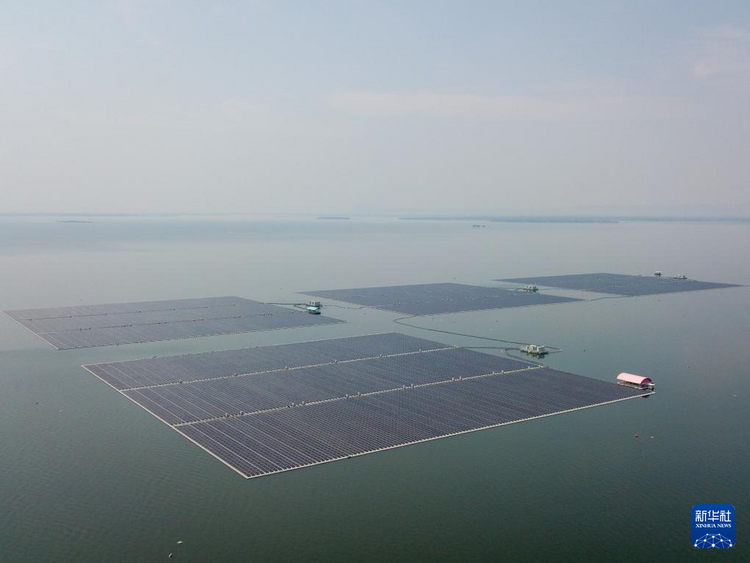 中企承建泰國水面漂浮光伏電站項目并網發電_fororder_7IaWxXNYiwMVhnl5