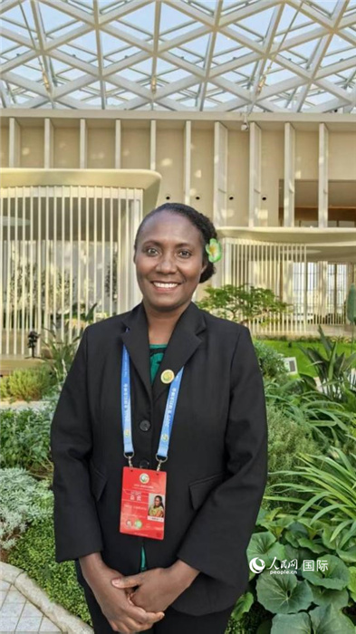 所羅門群島婦女、青年、兒童與家庭事務部新聞發言人尼祿·凡科莎接受人民網采訪。 人民網 吳詩敏攝