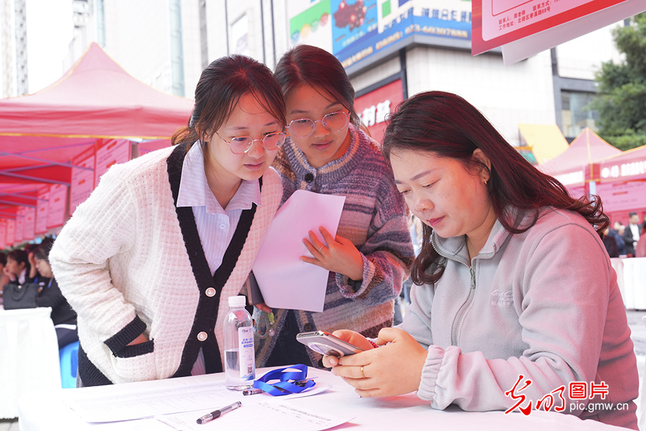 【職引未來】求職招聘“雙向奔赴”,穩崗就業精準發力