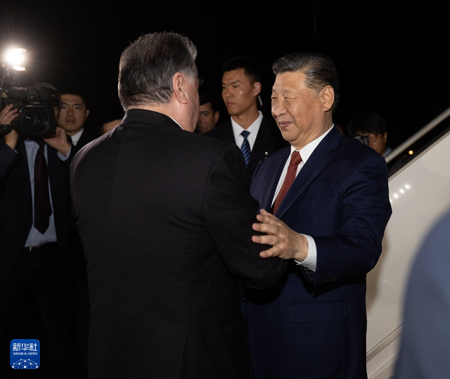 習(xí)近平抵達杜尚別開始對塔吉克斯坦進行國事訪問