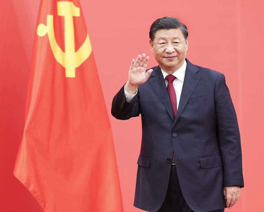 2022年10月23日，習(xí)近平在北京人民大會(huì)堂同采訪中共二十大的中外記者親切見(jiàn)面。