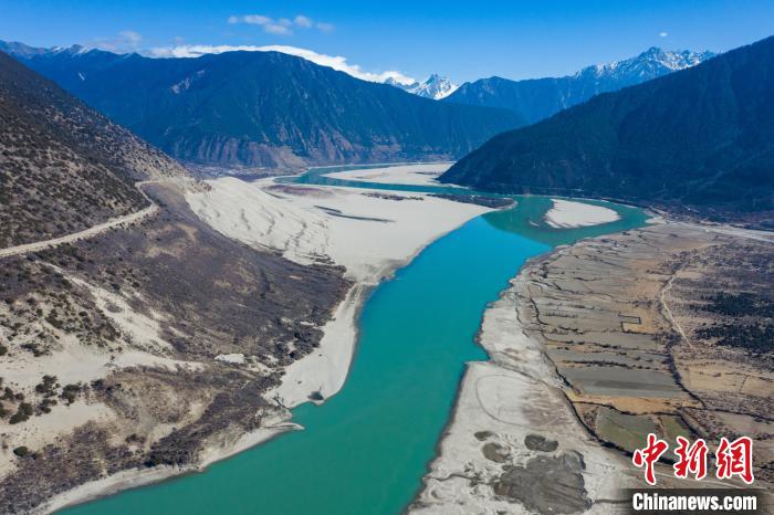 航拍米林丹娘佛掌沙丘景點。　何蓬磊 攝