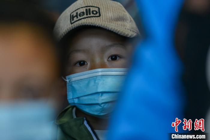 醫生介紹，孩子們治療后再遵醫囑服用一段時間藥物后，便可康復?！〗w波 攝