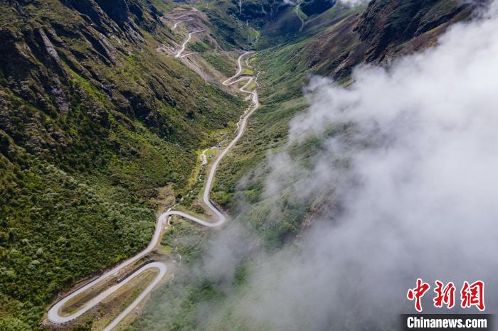 西藏山南，航拍勒布溝風光。　江飛波 攝