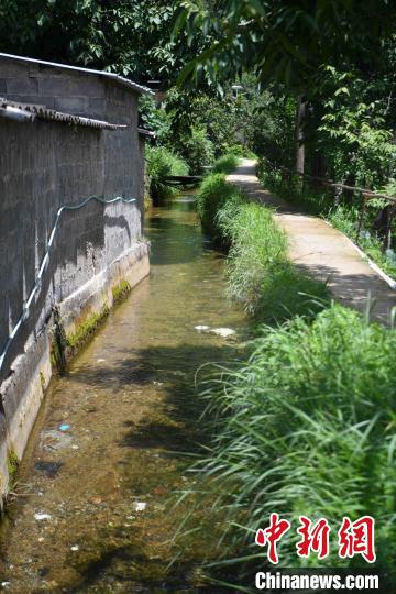 圖為至今仍在流淌的楚援溝。　劉冉陽 攝