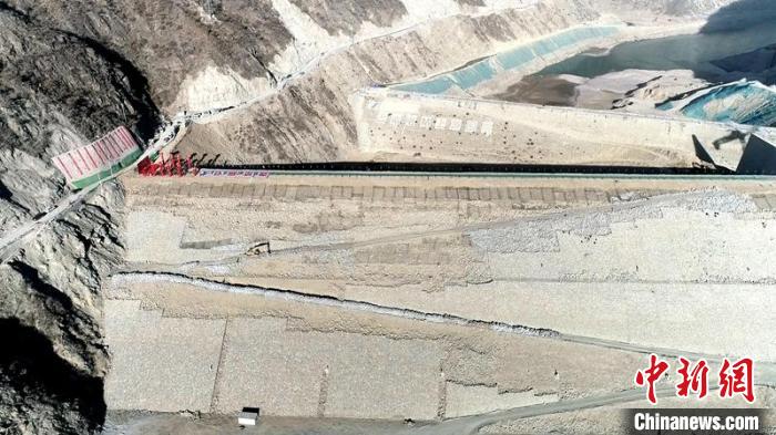 航拍巴塘水電站大壩?！≈袊材艿谌こ叹止﹫D