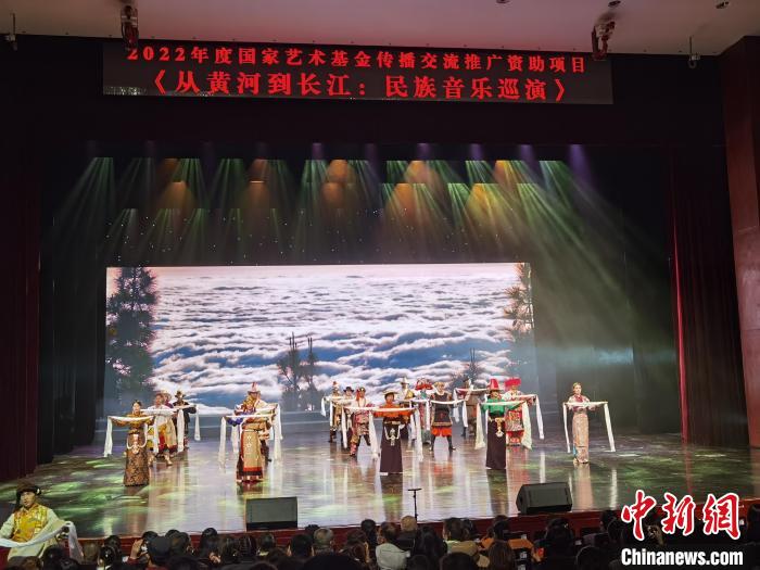 圖為演出現場。　潘雨潔 攝