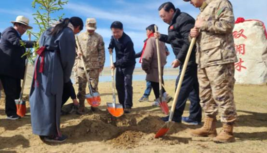 保護黃河干支流域生態，軍地共建“雙擁林”防護帶。四川省退役軍人事務廳供圖