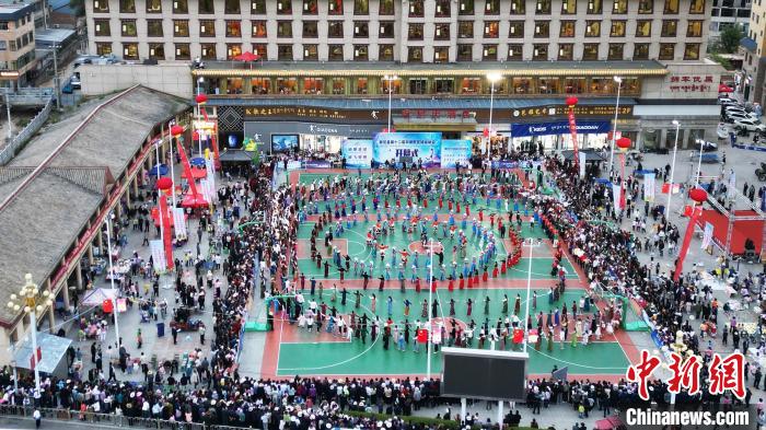 海外華文媒體代表走進甘肅卓尼感受民族風情