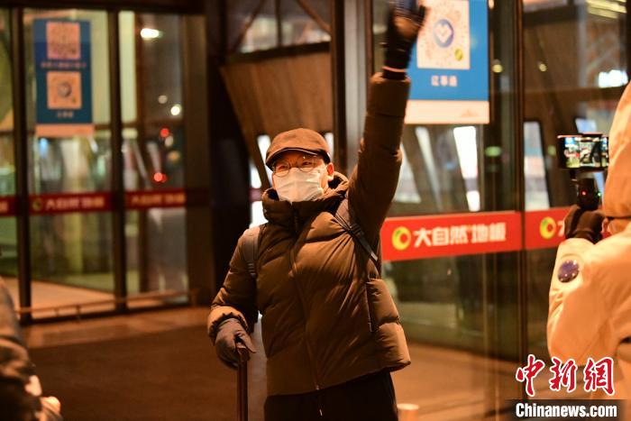 1月9日晚剛到沈陽。　鐵西區委宣傳部 攝