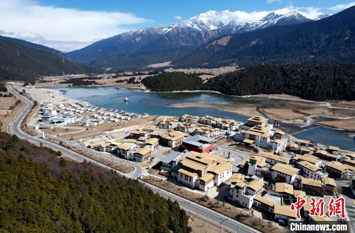 2月17日，西藏林芝魯朗小鎮(zhèn)。(無人機照片) 李林 攝